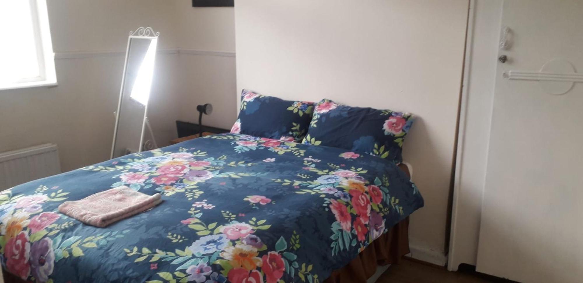 Sports City Guest House Манчестер Экстерьер фото